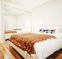 Cozy 5 Bed House in Sydney - Holiday Sunshine Coast