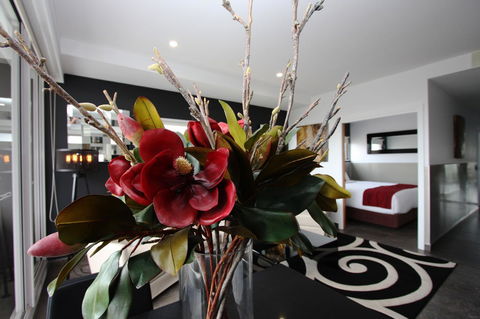 Honeysuckle Executive Apartments - Holiday Sunshine Coast 31