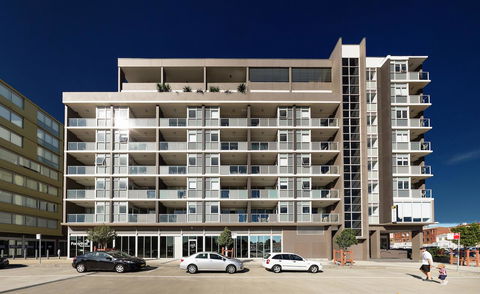 Honeysuckle Executive Apartments - Holiday Sunshine Coast 38