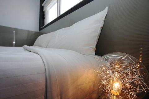 Honeysuckle Executive Apartments - Holiday Sunshine Coast 23