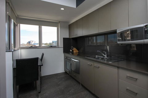 Honeysuckle Executive Apartments - Holiday Sunshine Coast 21