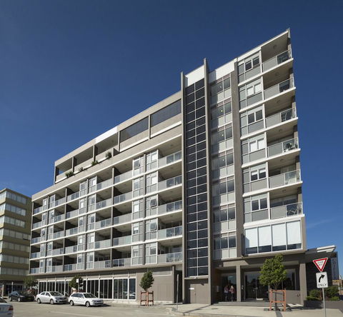 Honeysuckle Executive Apartments - Holiday Sunshine Coast 29