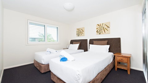 Pacific Blue, Salamander Bay - Sunshine Coast Tourism 22