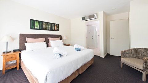 Pacific Blue, Salamander Bay - Sunshine Coast Tourism 18
