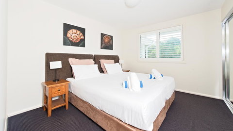 Pacific Blue, Salamander Bay - Sunshine Coast Tourism 15