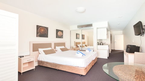 Pacific Blue, Salamander Bay - Sunshine Coast Tourism 41