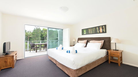 Pacific Blue, Salamander Bay - Sunshine Coast Tourism 21