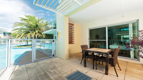 Pacific Blue, Salamander Bay - Sunshine Coast Tourism 5