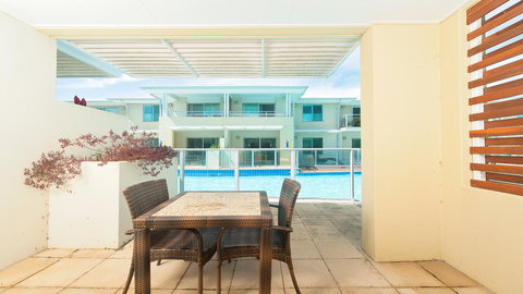 Pacific Blue, Salamander Bay - Sunshine Coast Tourism 4