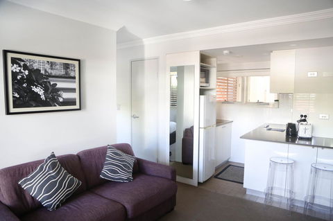 The Blenheim - Sunshine Coast Tourism 3