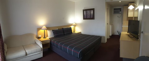 Cooma Motor Lodge Motel - Sunshine Coast Tourism 7