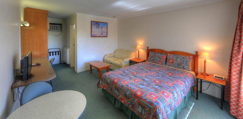 Cooma Motor Lodge Motel - Sunshine Coast Tourism 2