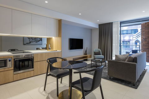 SKYE Suites Sydney - Holiday Sunshine Coast 17