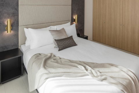SKYE Suites Sydney - Holiday Sunshine Coast 15