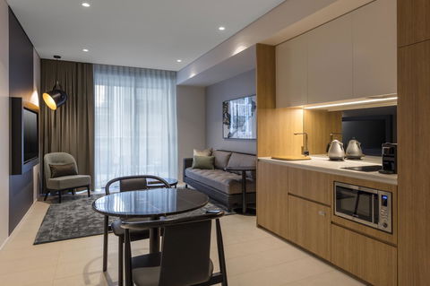 SKYE Suites Sydney - Holiday Sunshine Coast 25