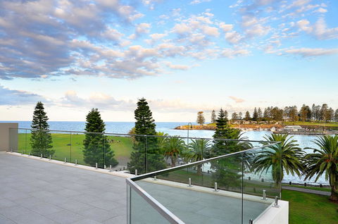 Belle Vue- Penthouse At Black Beach - Holiday Sunshine Coast 15