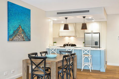 Belle Vue- Penthouse At Black Beach - Holiday Sunshine Coast 7