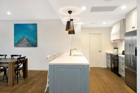 Belle Vue- Penthouse At Black Beach - Holiday Sunshine Coast 6
