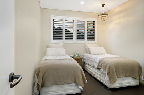 Belle Vue- Penthouse At Black Beach - Holiday Sunshine Coast 13