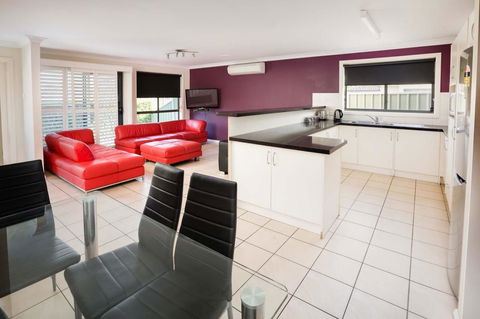 Bluegum Apartments Newcastle - Sunshine Coast Tourism 12