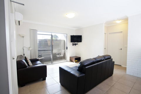 Bluegum Apartments Newcastle - Sunshine Coast Tourism 6