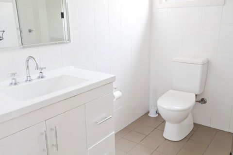 Bluegum Apartments Newcastle - Sunshine Coast Tourism 7