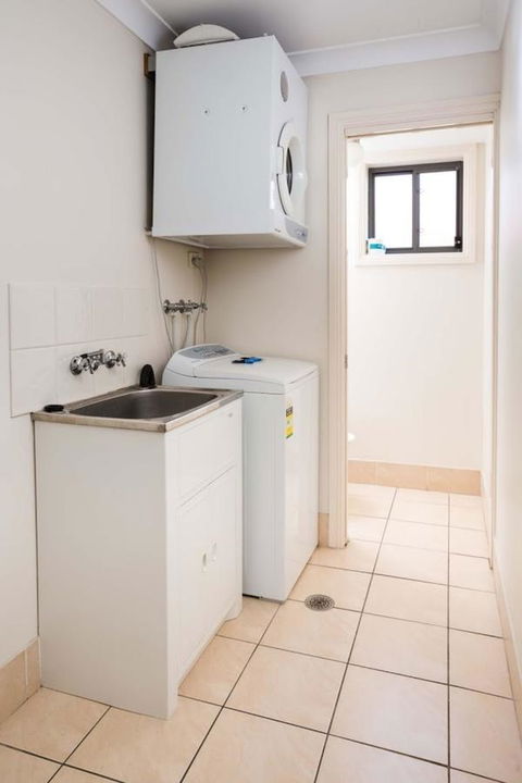 Bluegum Apartments Newcastle - Sunshine Coast Tourism 13