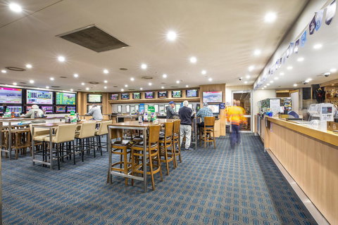 Nightcap At Colyton Hotel - Holiday Sunshine Coast 6