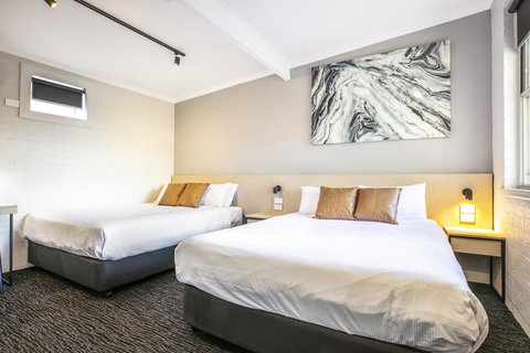 Nightcap At Colyton Hotel - Holiday Sunshine Coast 22