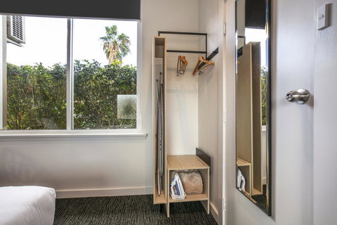 Nightcap At Colyton Hotel - Holiday Sunshine Coast 27