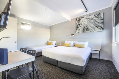 Nightcap At Colyton Hotel - Holiday Sunshine Coast 39