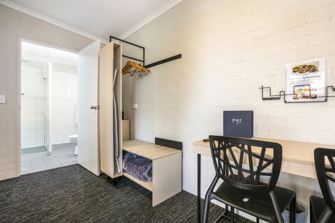 Nightcap At Colyton Hotel - Holiday Sunshine Coast 26