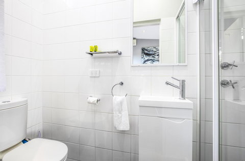 Nightcap At Colyton Hotel - Holiday Sunshine Coast 25