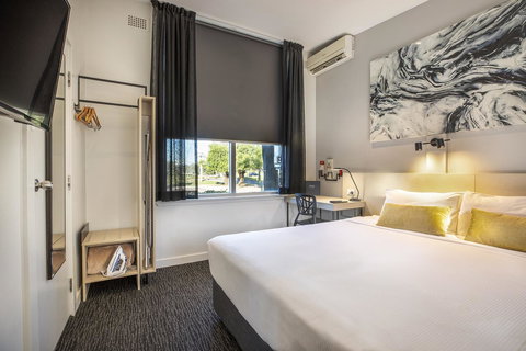 Nightcap At Colyton Hotel - Holiday Sunshine Coast 16