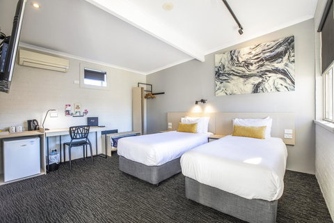 Nightcap At Colyton Hotel - Holiday Sunshine Coast 2