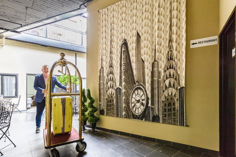 Airport Hotel Sydney - Holiday Sunshine Coast 6