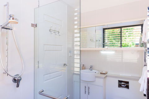 By The Beach B&B Self Contained Apartments - Sunshine Coast Tourism 10