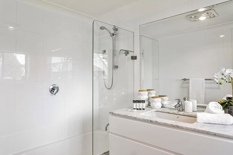 Summery, Spacious 4 Bed Home In Kurraba Point - Holiday Sunshine Coast 8