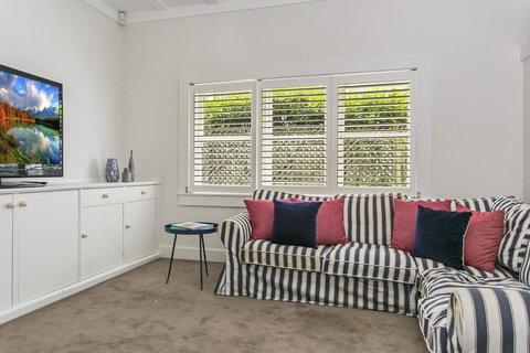 Summery, Spacious 4 Bed Home In Kurraba Point - Holiday Sunshine Coast 12