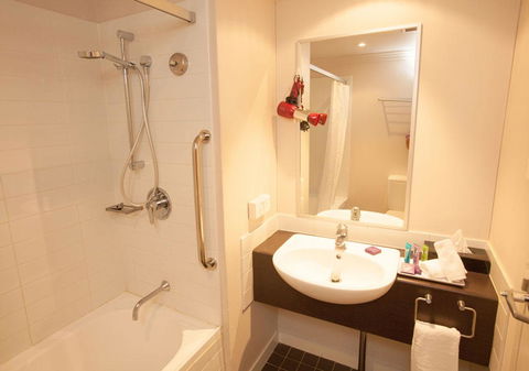 Wine Country Motor Inn - Sunshine Coast Tourism 34