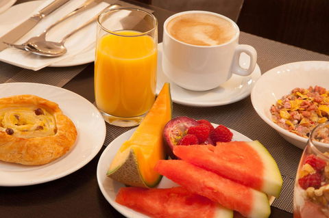 Wine Country Motor Inn - Sunshine Coast Tourism 5