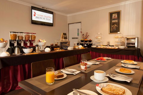 Wine Country Motor Inn - Sunshine Coast Tourism 8