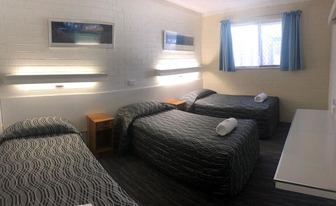 Coastal Bay Motel - Sunshine Coast Tourism 21