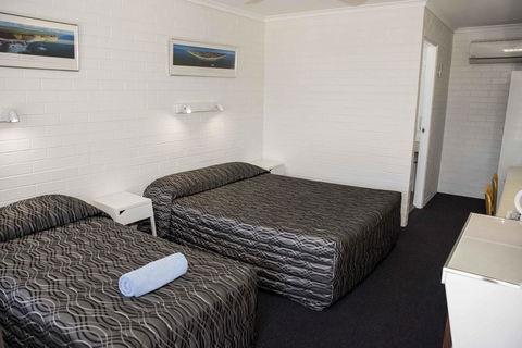Coastal Bay Motel - Sunshine Coast Tourism 31