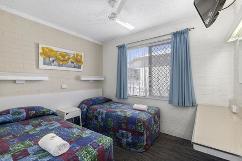 Coastal Bay Motel - Sunshine Coast Tourism 15