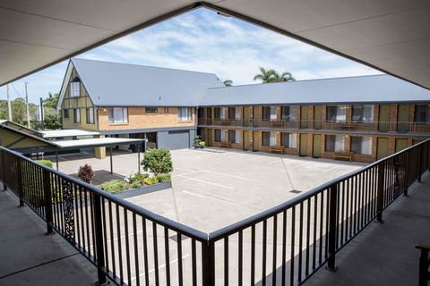 Coastal Bay Motel - Sunshine Coast Tourism 36
