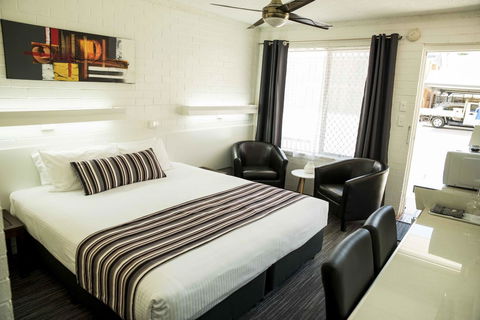 Coastal Bay Motel - Sunshine Coast Tourism 27