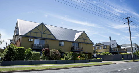 Coastal Bay Motel - Sunshine Coast Tourism 0