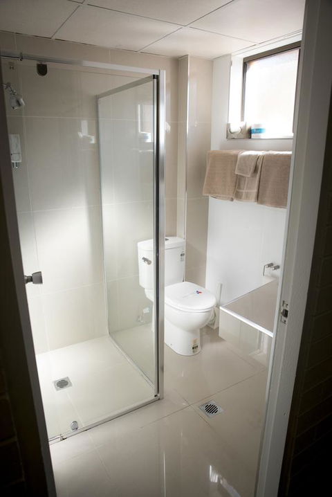Coastal Bay Motel - Sunshine Coast Tourism 30