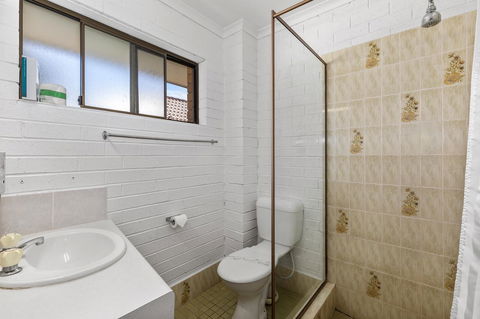 Coastal Bay Motel - Sunshine Coast Tourism 10